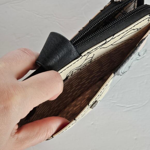 Sakroots Wallet Clutch Wristlet Zip Around Floral Blue White Black Print - Picture 7 of 9